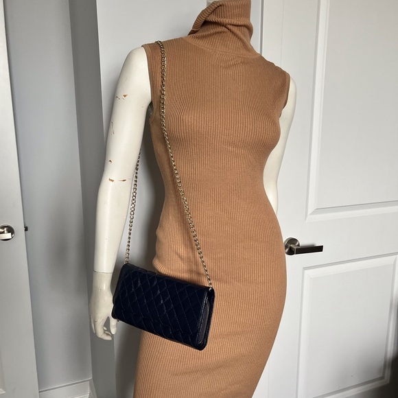 Zenith Navy Leather Quilted Purse - Picture 4 of 13